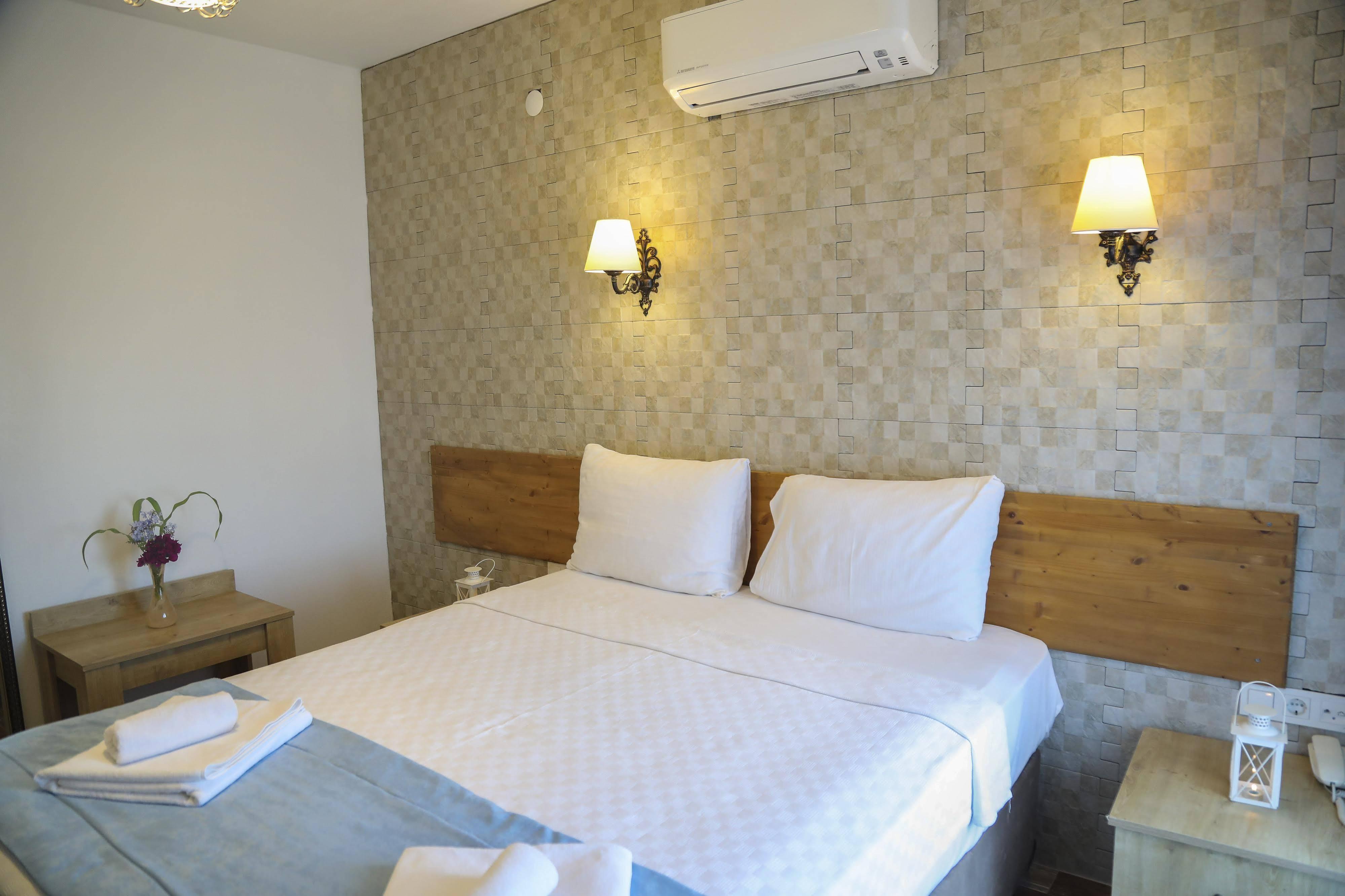 Aksu Hotel Alacati Exterior photo